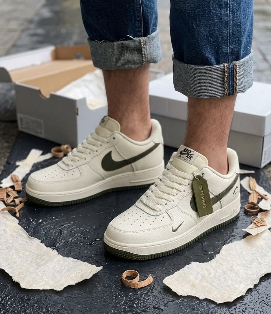 NIKE AIRFORCE ONE KAWS LTD EDTN