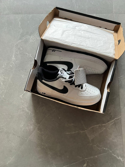 NIKE AIRFORCE 1