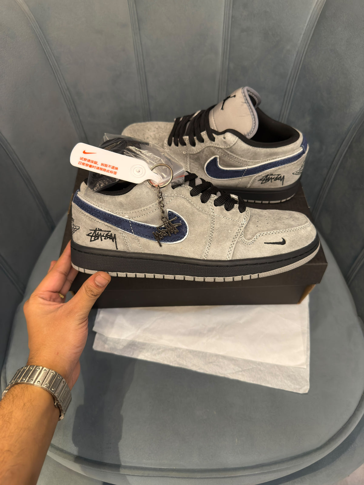 AIR JORDAN RETRO 1 STUSSY GREY BLUE KEYCHAIN 2026