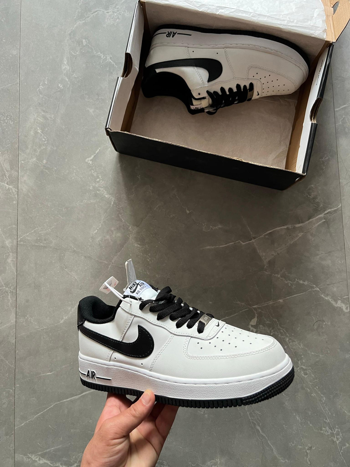NIKE AIRFORCE 1