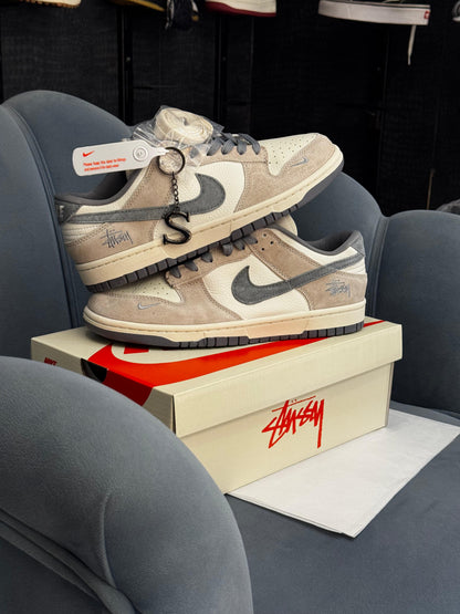 NIKE SB DUNK STUSSY WHITE CARBON BEIGE