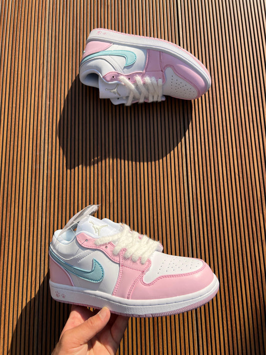 NIKE AIR JORDAN CUT LOW