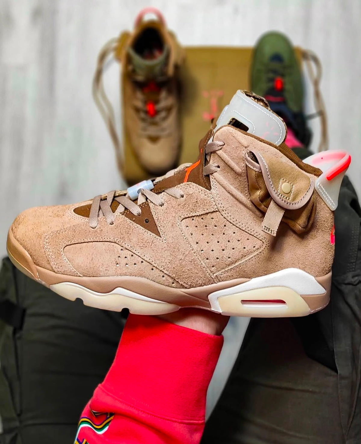 NIKE AIR JORDAN 6 RETRO TRAVIS SCOTT BRITISH  KHAKI