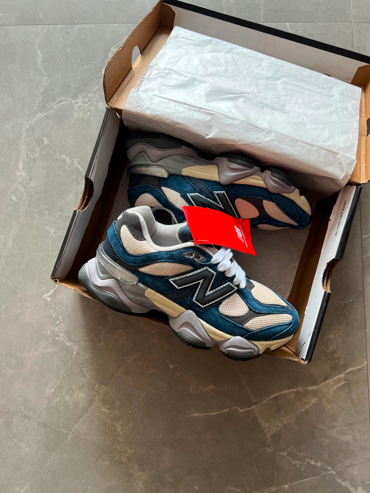NEW BALANCE 9060