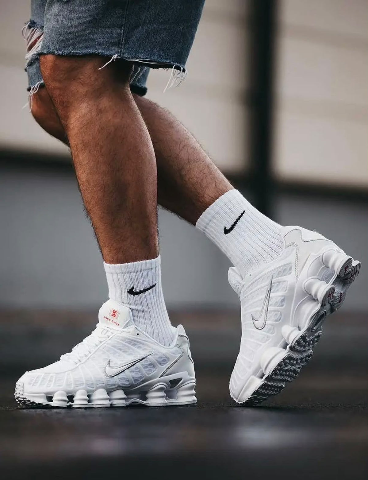 NIKE SHOX TLWHITE METALLIC SILVER