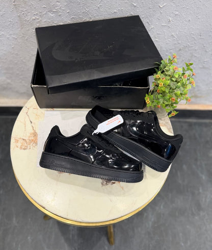 NIKE AIRFORCE ONE PATENT TRIPPLE BLACK 2026
