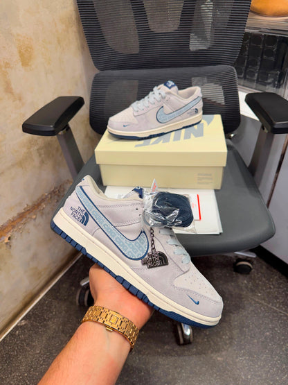 NIKE SB DUNK LOW X THE NORTH FACE