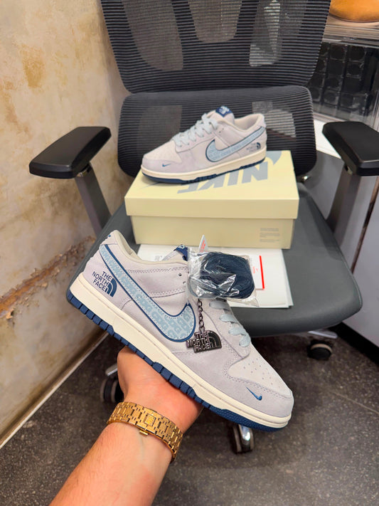 NIKE SB DUNK LOW X THE NORTH FACE