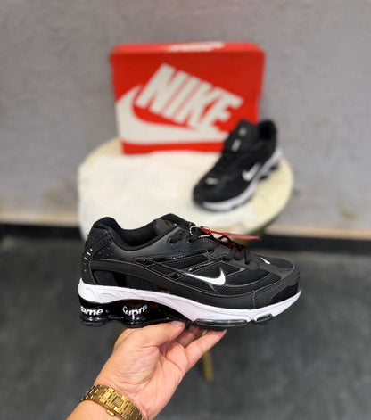 NIKE SHOX SUPREME OREO