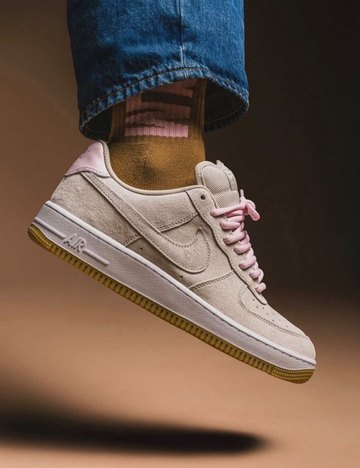 NIKE AIRFORCE 1 LOW SBLIGHT OREWOOD BROWN PINK