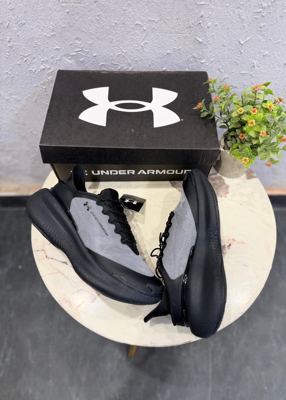 UNDER ARMOUR ECHO SLIPSPEED 4 COLOURS