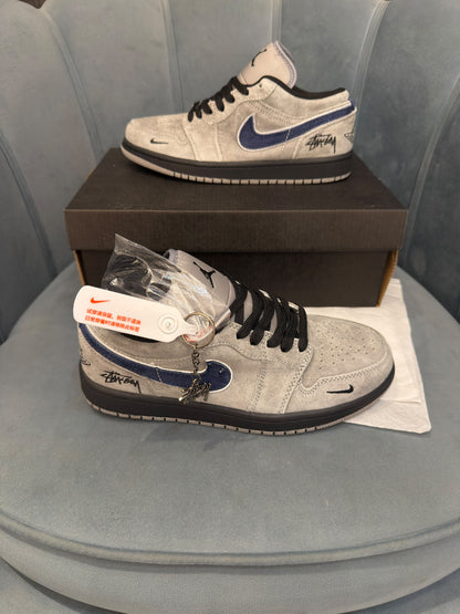 AIR JORDAN RETRO 1 STUSSY GREY BLUE KEYCHAIN 2026