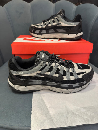 NIKE P 6000 TRAINER BLACK /GREY