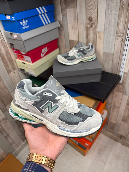 NEW BALANCE 2002R PROTECTION PACK RAIN CLOUD