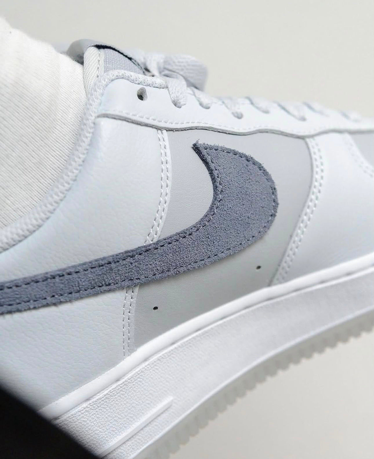 NIKE AIRFORCE 1 LOW CARBON PURE PLATINUM