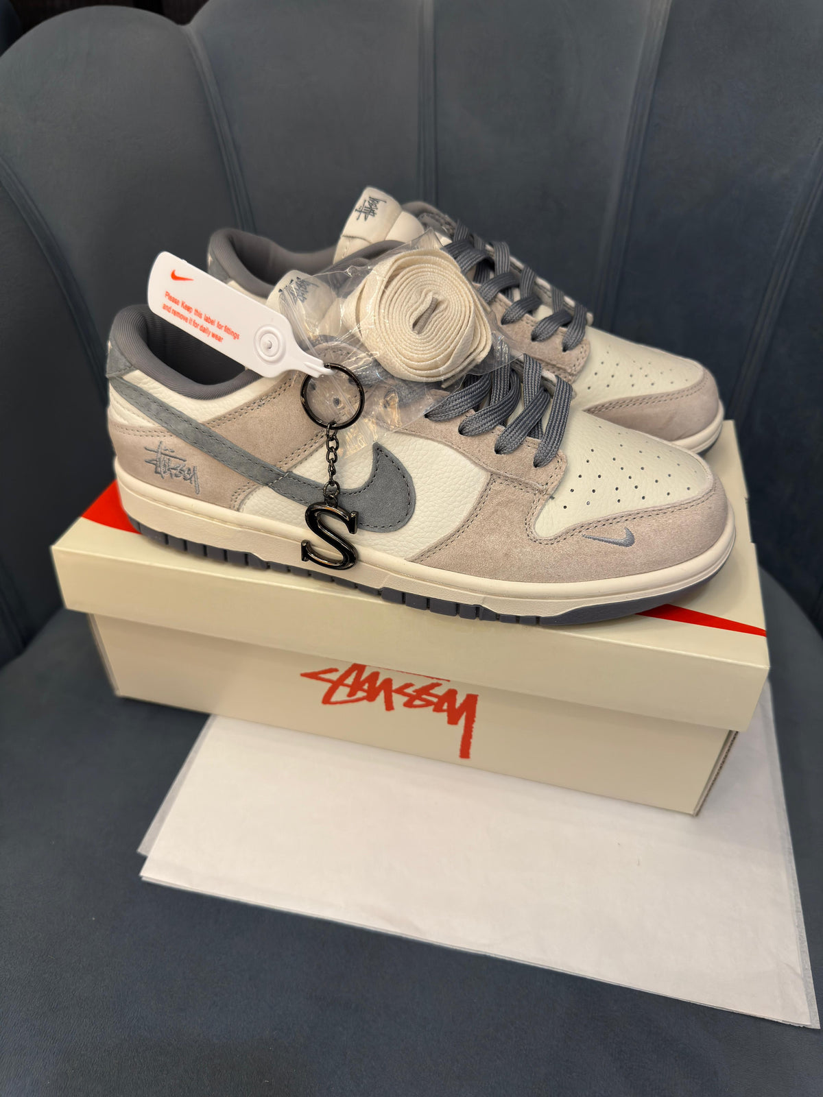 NIKE SB DUNK STUSSY WHITE CARBON BEIGE